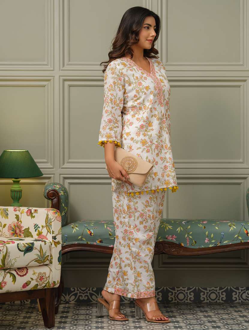 women printed three quarter sleeve ethnic co-ord set - 22282189 -  Standard Image - 2