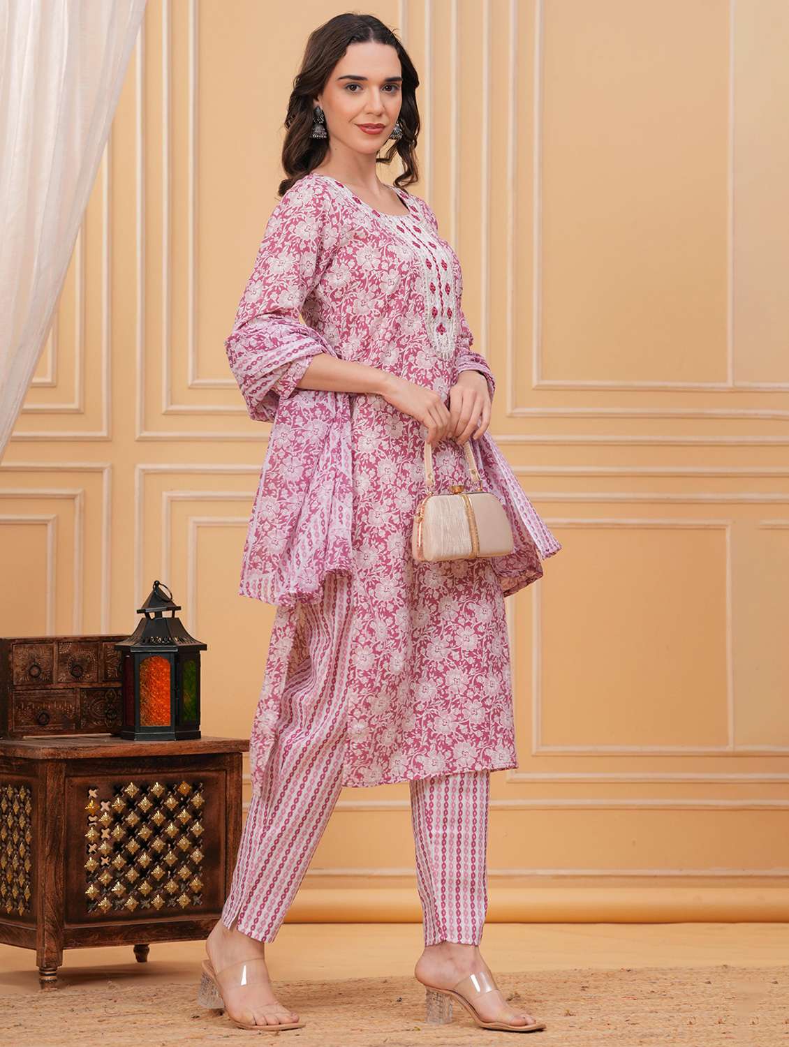 women printed kurta and pant with dupatta 