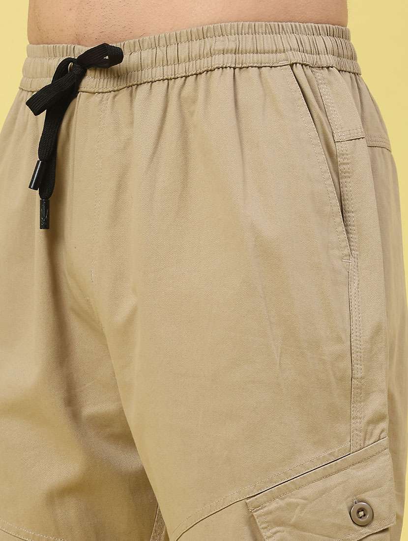 men solid mid rise regular fit cargo  - 22285097 -  Standard Image - 2