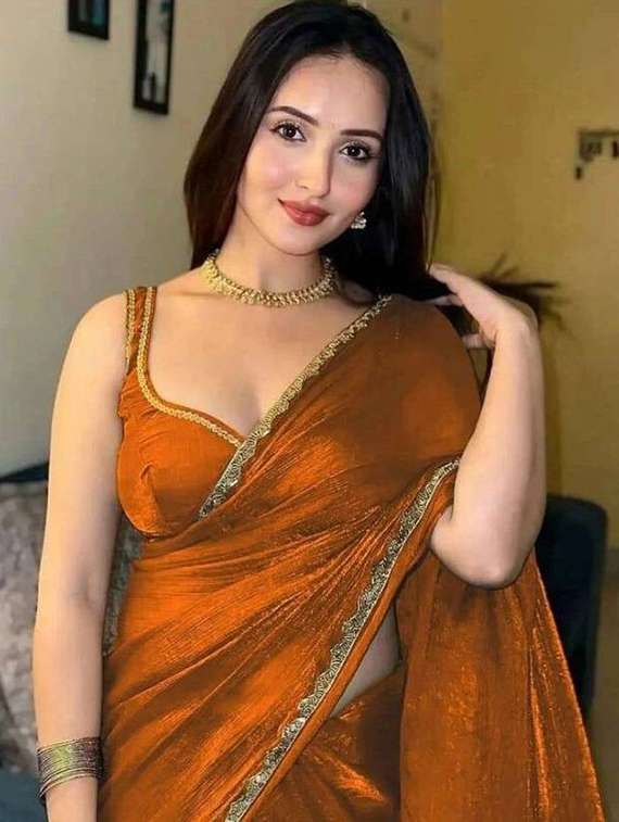 women solid with embellished bordered saree with blouse - 22285398 -  Standard Image - 2