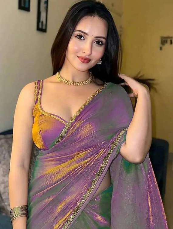 women solid with embellished bordered saree with blouse - 22285399 -  Standard Image - 2