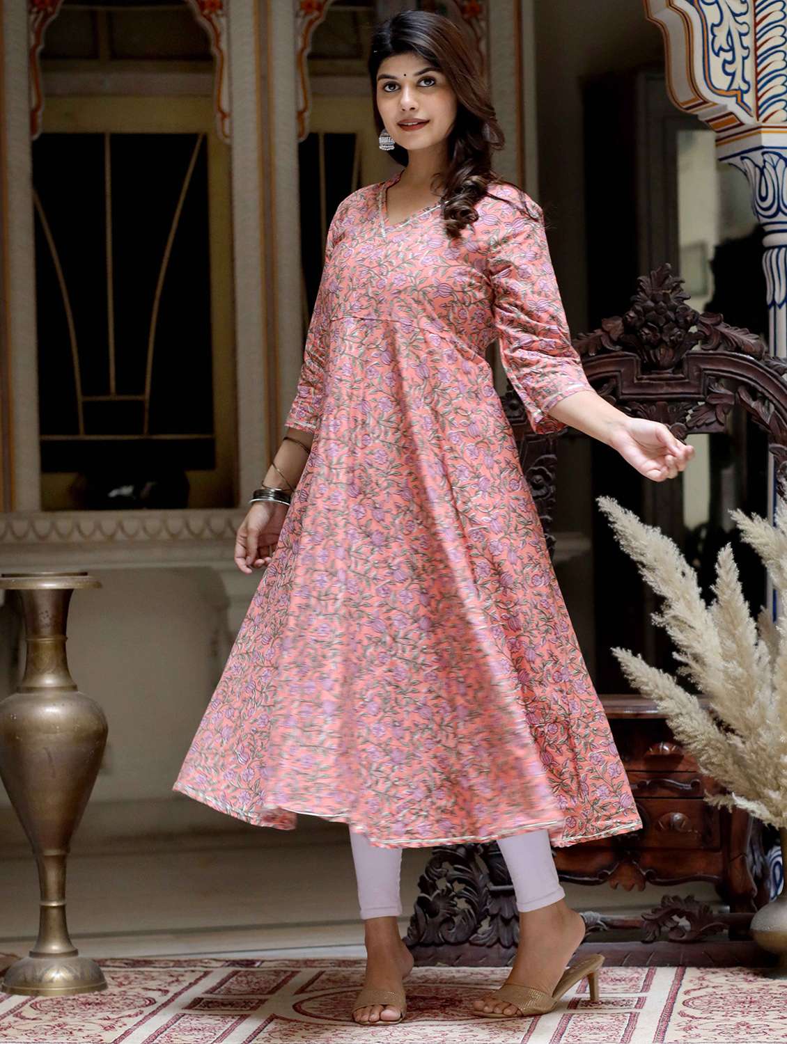Women Floral Printed Three Quarter Sleeve Anarkali Kurta - 22285508 -  Standard Image - 2
