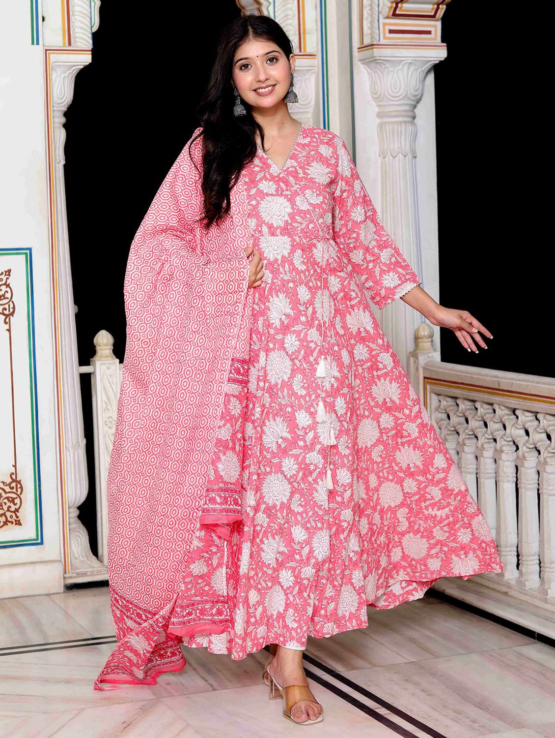 women printed three quarter sleeve kurta with dupatta set