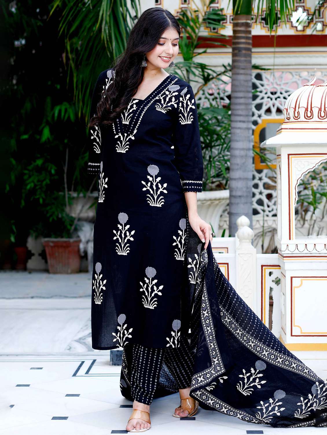 women printed three quarter sleeve kurta pant with dupatta set - 22285608 -  Standard Image - 2