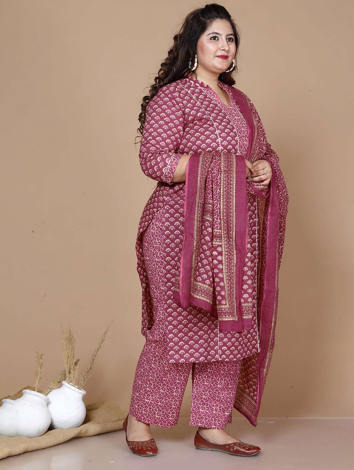 women plus size floral three quarter sleeve kurta palazzo with dupatta set - 22285628 -  Standard Image - 2