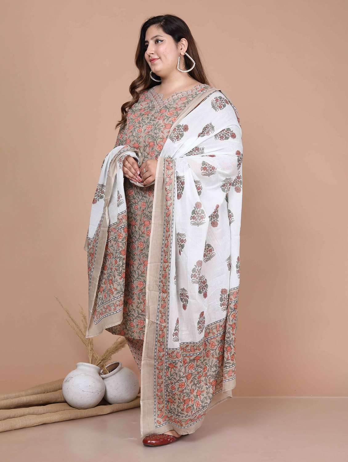 women plus size floral three quarter sleeve kurta palazzo with dupatta set - 22285630 -  Standard Image - 2