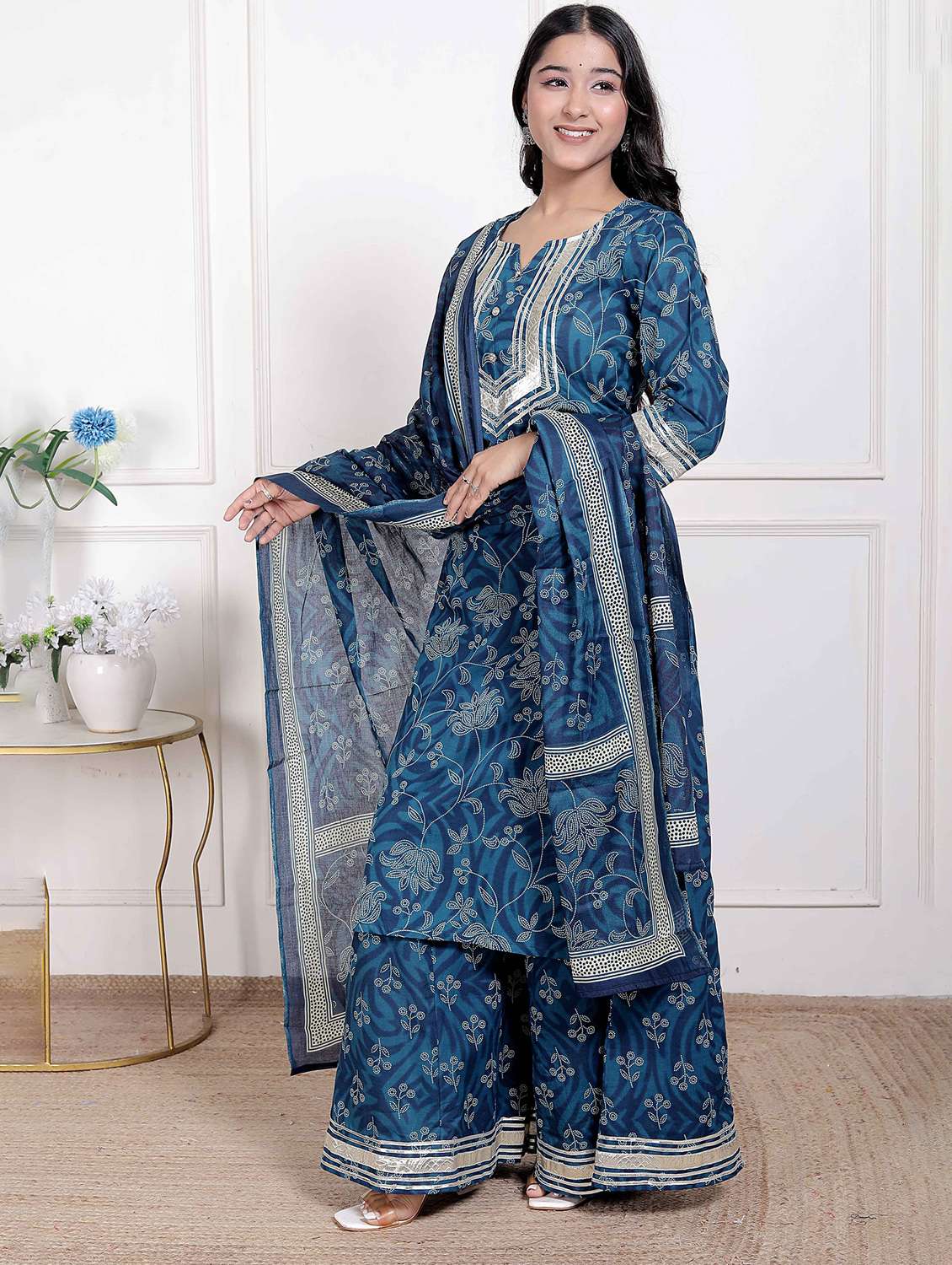 women floral three quarter sleeve kurta palazzo with dupatta set - 22285673 -  Standard Image - 2