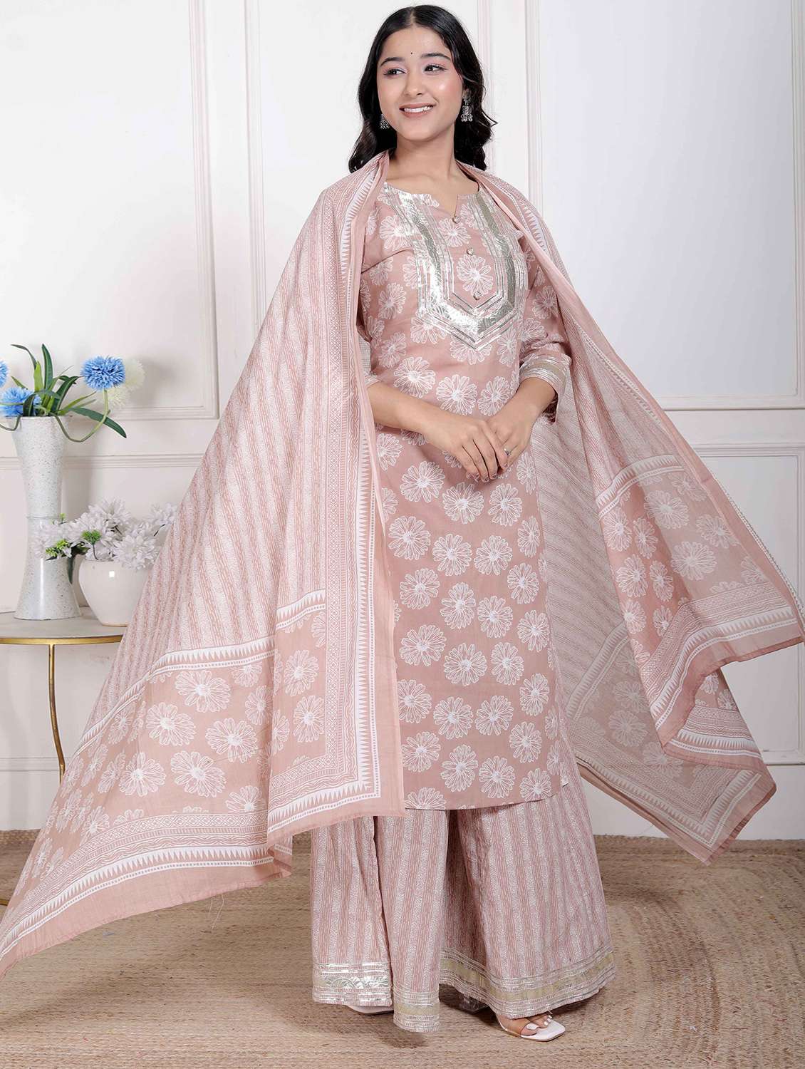 women floral three quarter sleeve kurta palazzo with dupatta set - 22285676 -  Standard Image - 2