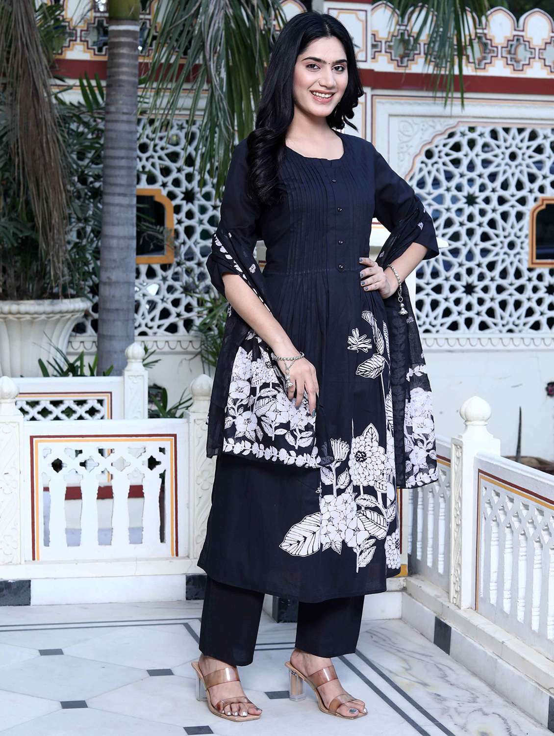 women floral three quarter sleeve kurta pant with dupatta set - 22285685 -  Standard Image - 2