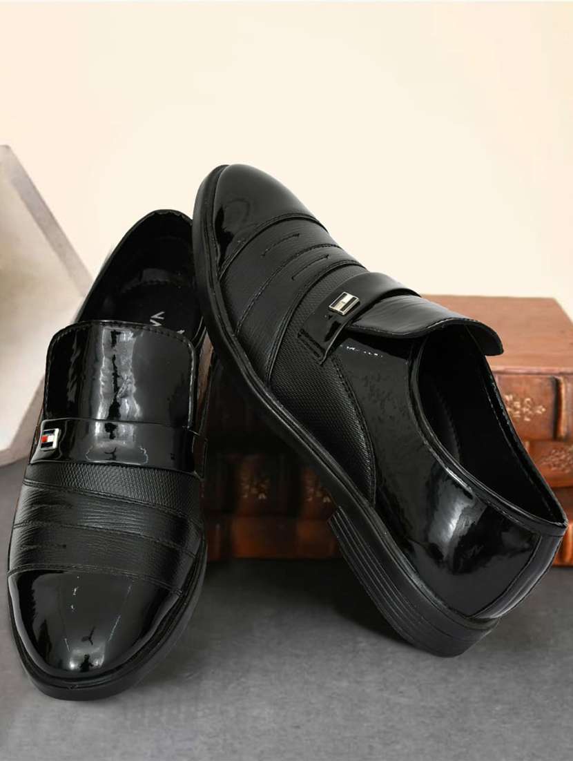 men black soild slip on formal shoes