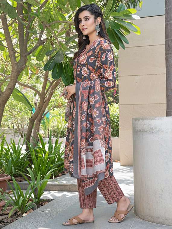 women printed three quarter sleeve kurta pant with dupatta set - 22286493 -  Standard Image - 2