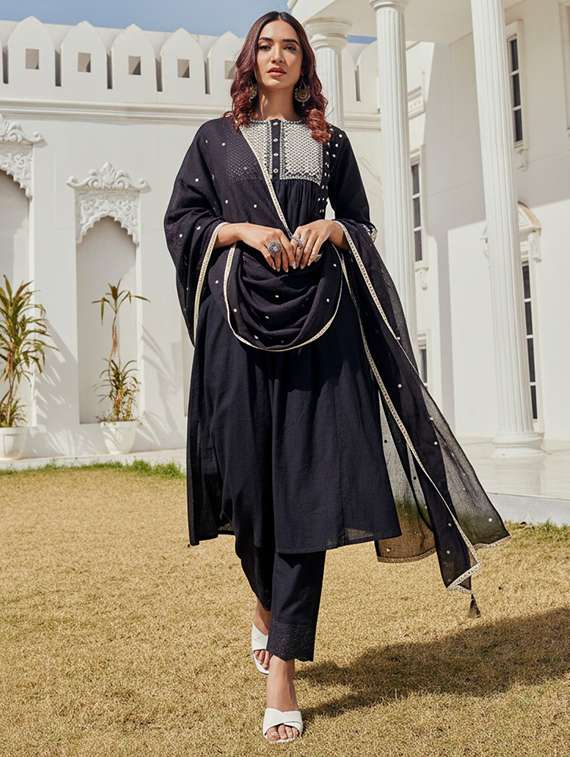 women solid with work three quarter sleeve kurta pant with dupatta set