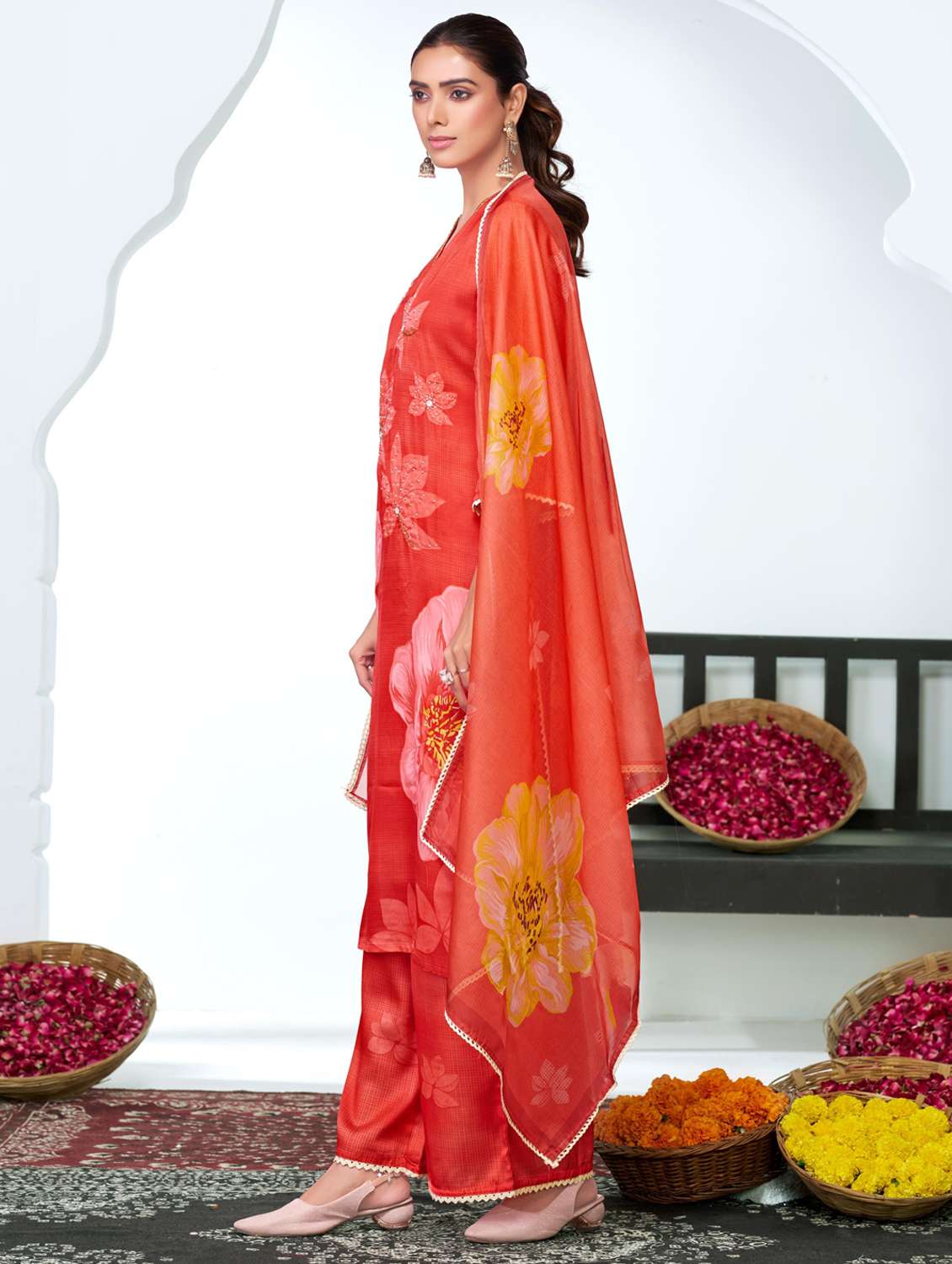 women floral three quarter sleeve kurta palazzo with dupatta set - 22286515 -  Standard Image - 2