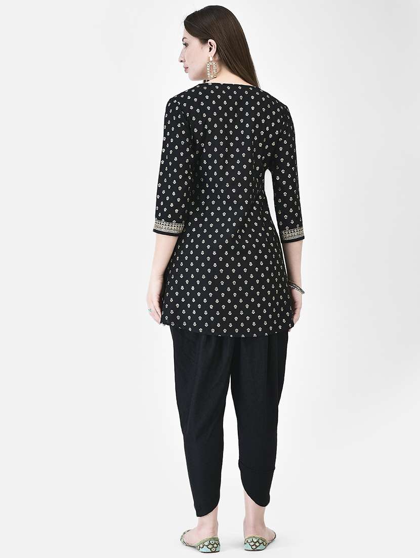 women printed  three quarter sleeve a-line kurti - 22287102 -  Standard Image - 2