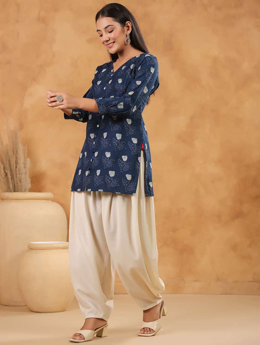 women floral printed three quarter sleeve a-line kurti - 22287109 -  Standard Image - 2