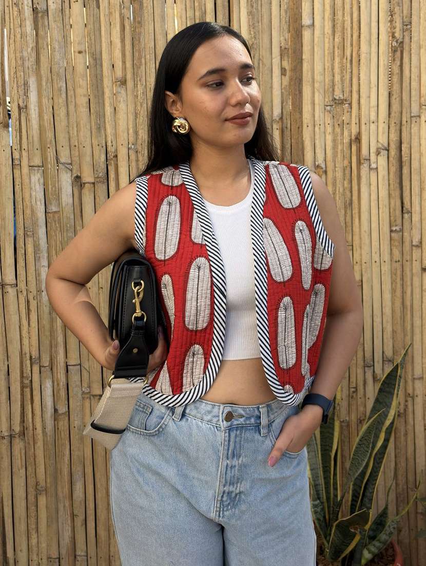 women printed mandarin neck sleeveless jacket