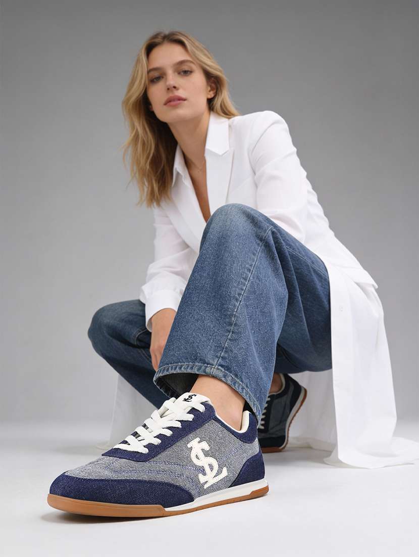 women solid lace-up sneaker