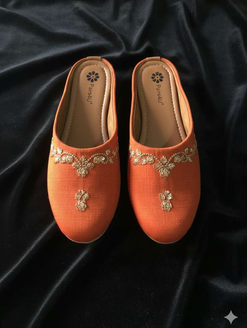 women embroiderd slip on mojari - 22288681 -  Standard Image - 2