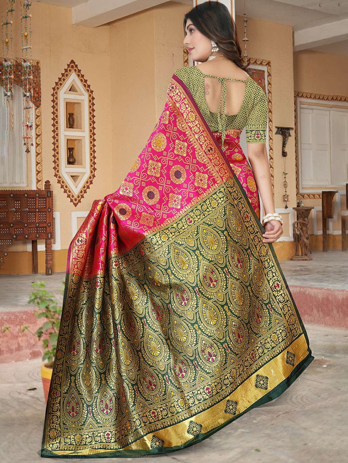 Women Self Design Banarasi Saree With Blouse - 22289198 -  Standard Image - 2