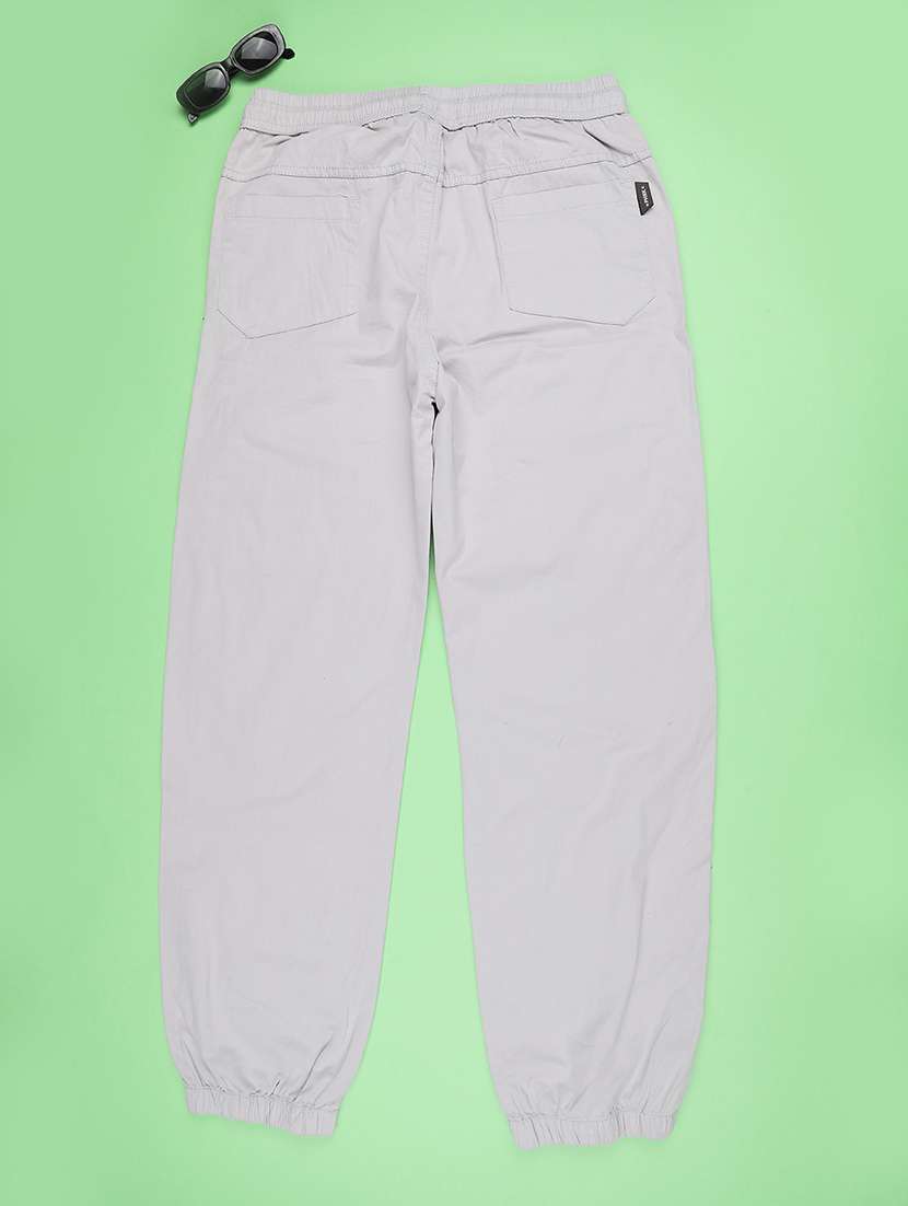 men solid mid rise regular fit jogger - 22290019 -  Standard Image - 2