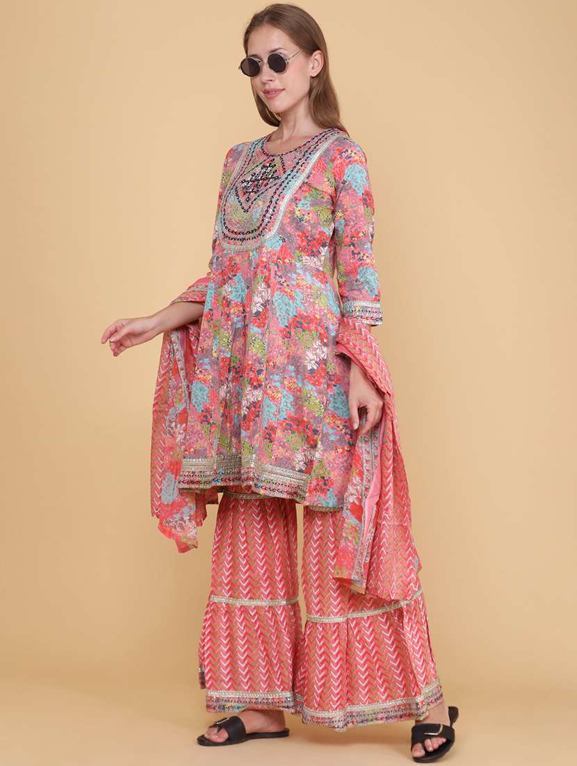 Women Printed Three Quarter Sleeve Kurta Sharara With Dupatta Set - 22290177 -  Standard Image - 2