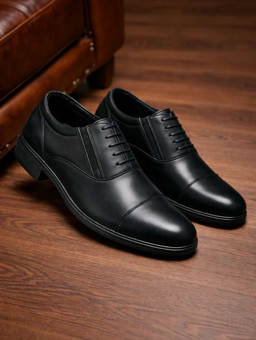 men black lace-up oxford