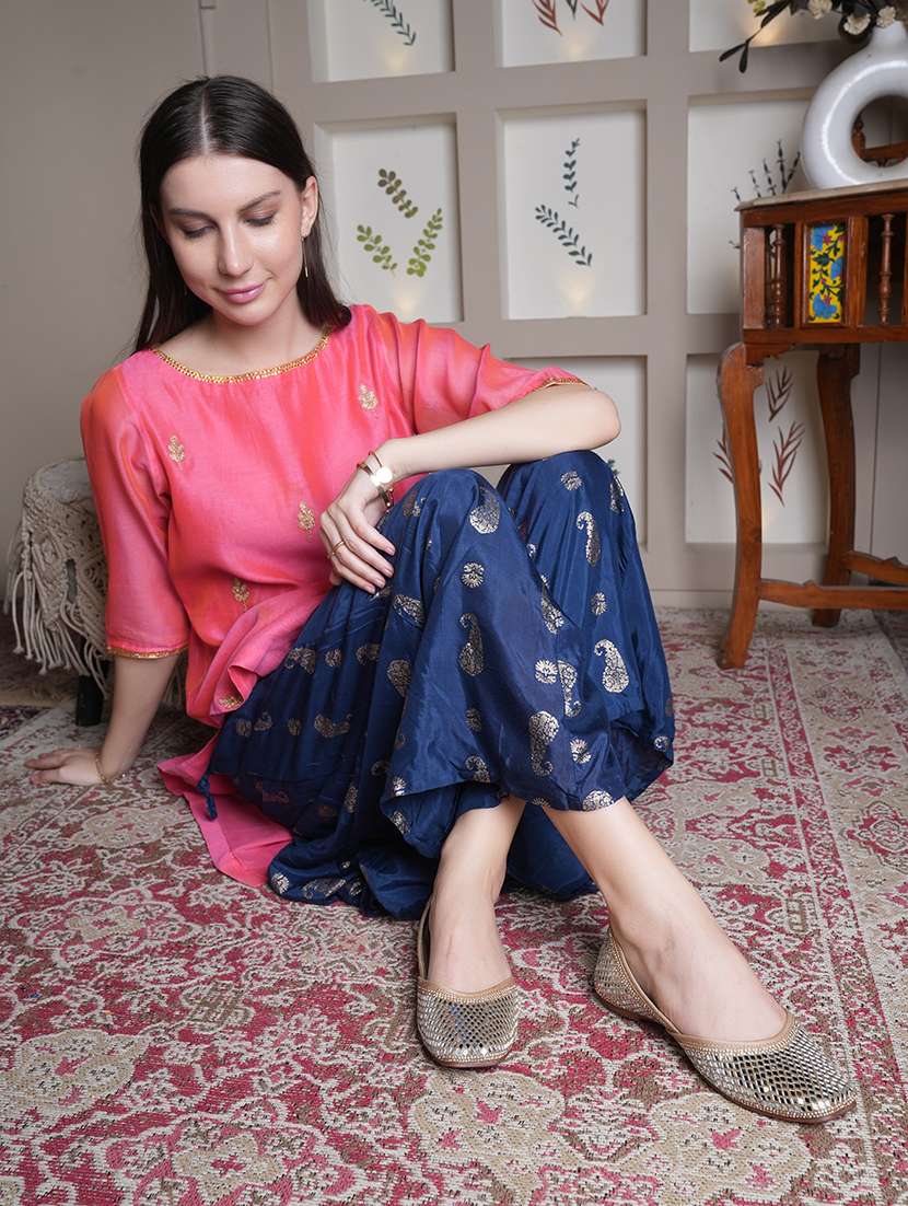 women embellished slip on jutis - 22292186 -  Standard Image - 2