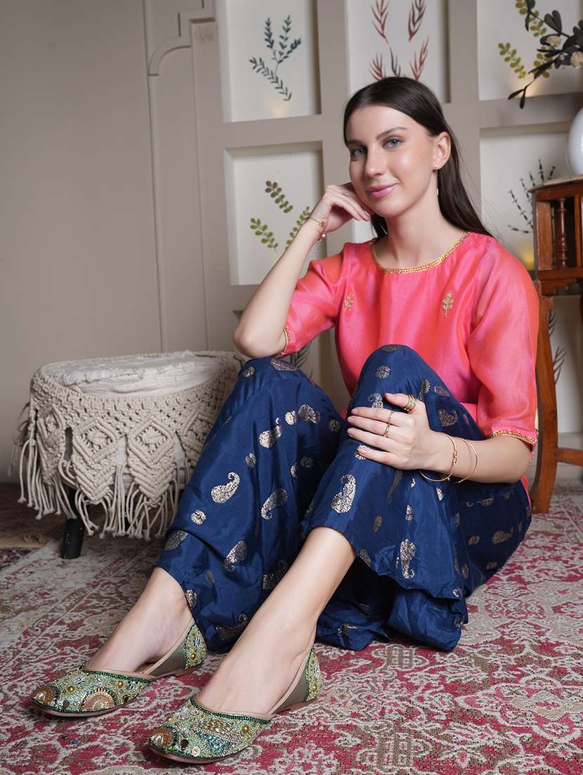 women embellished slip on mojari - 22292189 -  Standard Image - 2