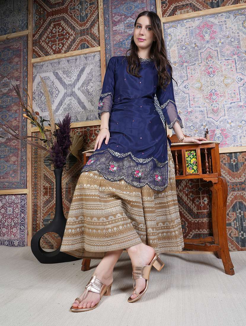 women solid one toe block heel sandals - 22292218 -  Standard Image - 2