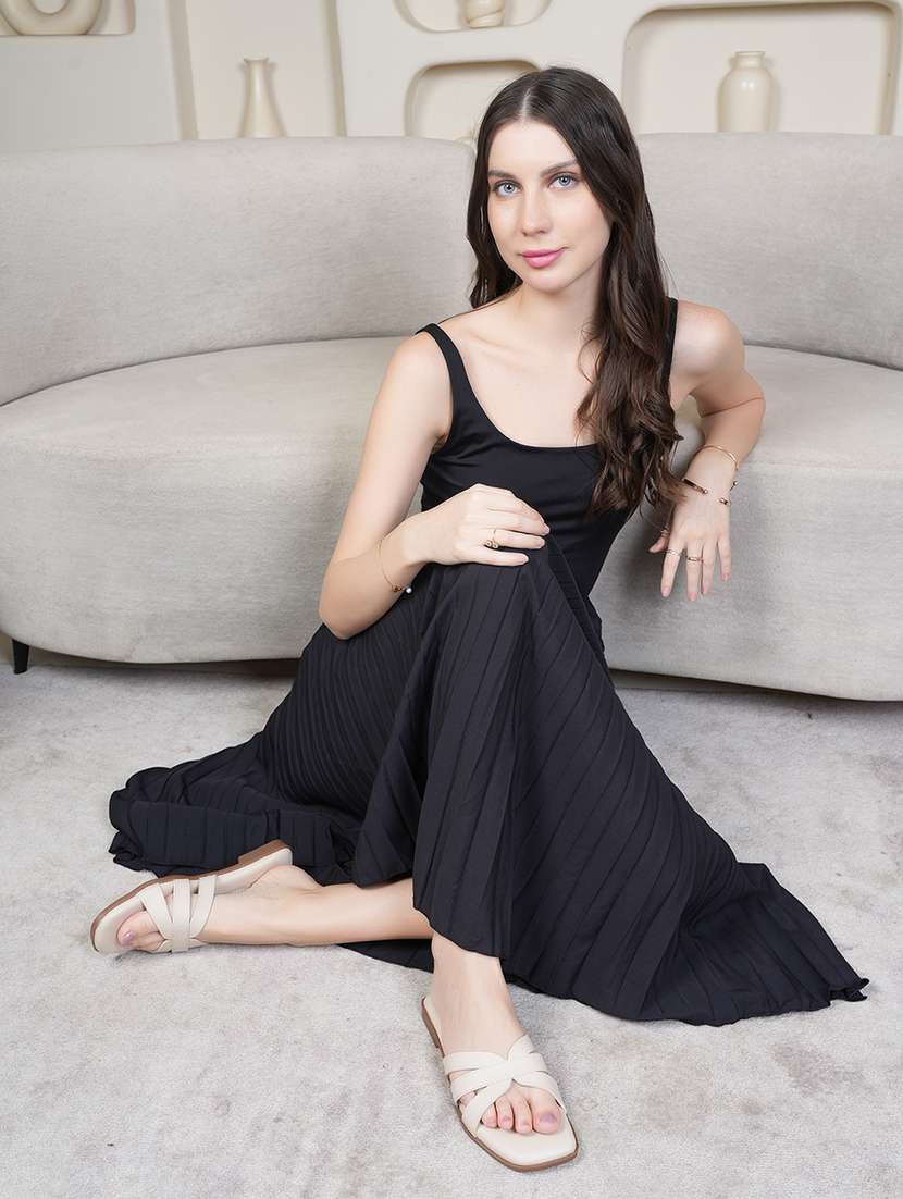 women solid slip on flat sandal - 22292235 -  Standard Image - 2