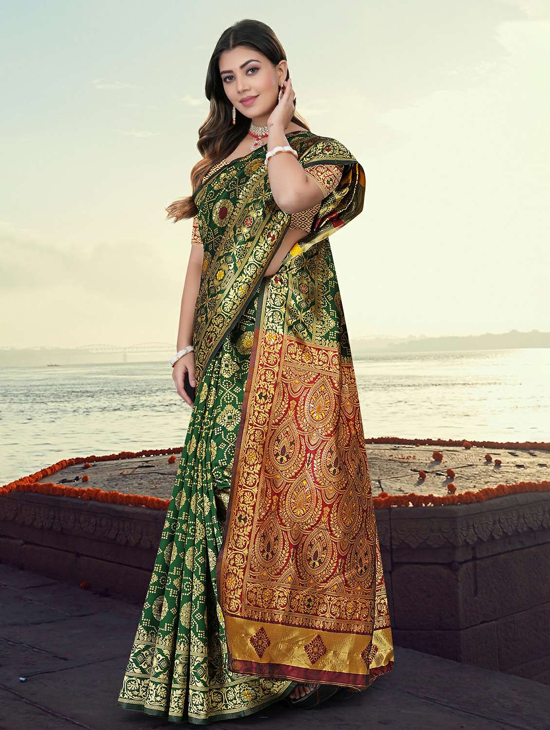women self design banarasi saree with blouse - 22292565 -  Standard Image - 2
