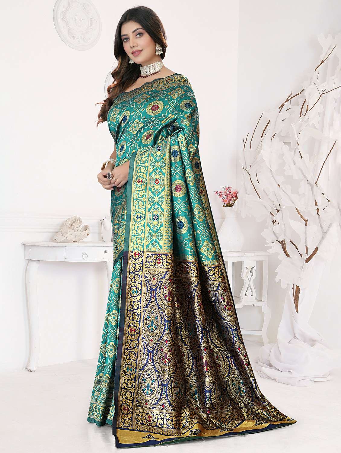 women self design banarasi saree with blouse - 22292569 -  Standard Image - 2