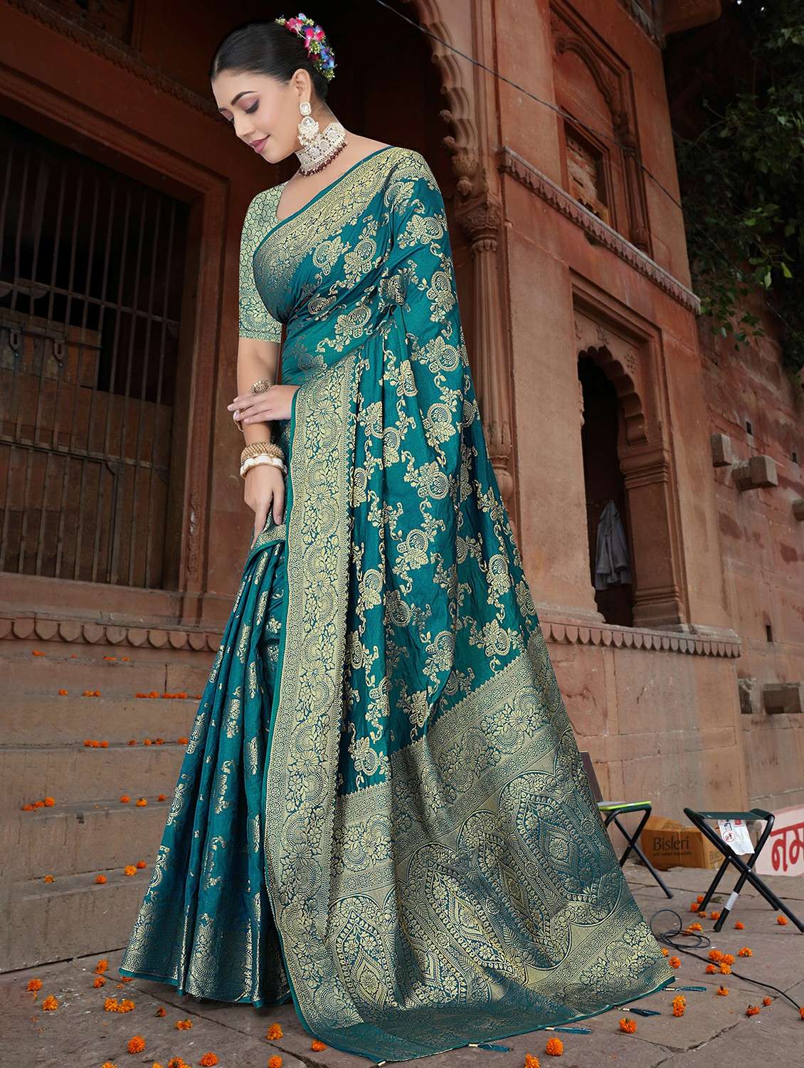 women self design banarasi saree with blouse - 22292573 -  Standard Image - 2