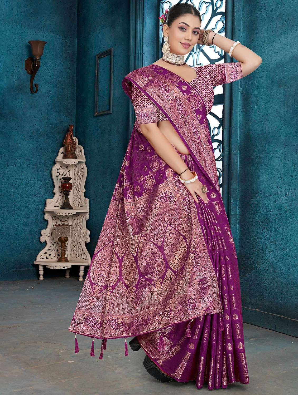 women self design banarasi saree with blouse - 22292574 -  Standard Image - 2