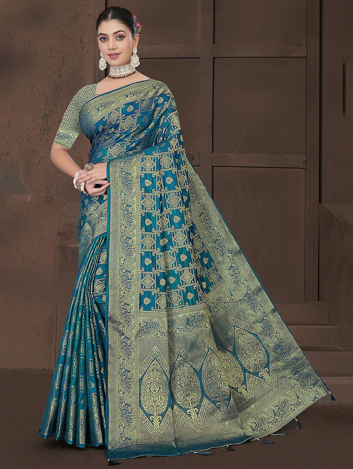 women self design banarasi saree with blouse - 22292576 -  Standard Image - 2