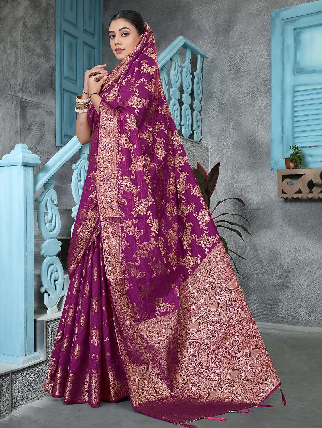 women self design banarasi saree with blouse - 22292577 -  Standard Image - 2