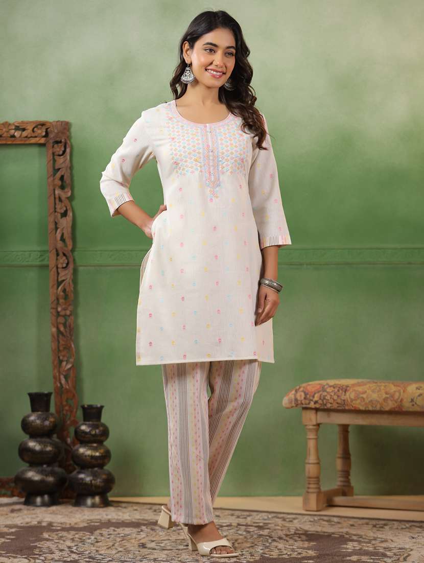 women self design three quarter sleeve kurta pant set - 22295010 -  Standard Image - 2