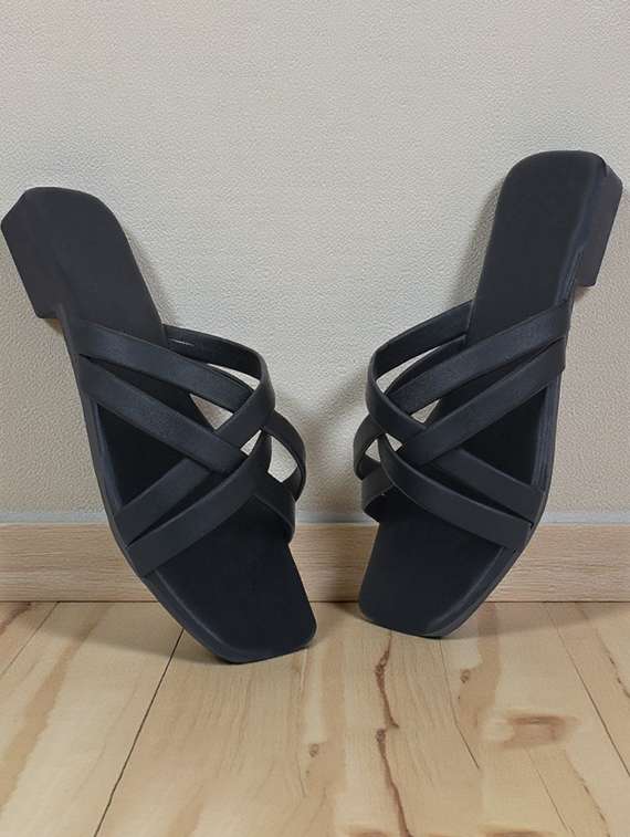 women solid slip on flat sandal