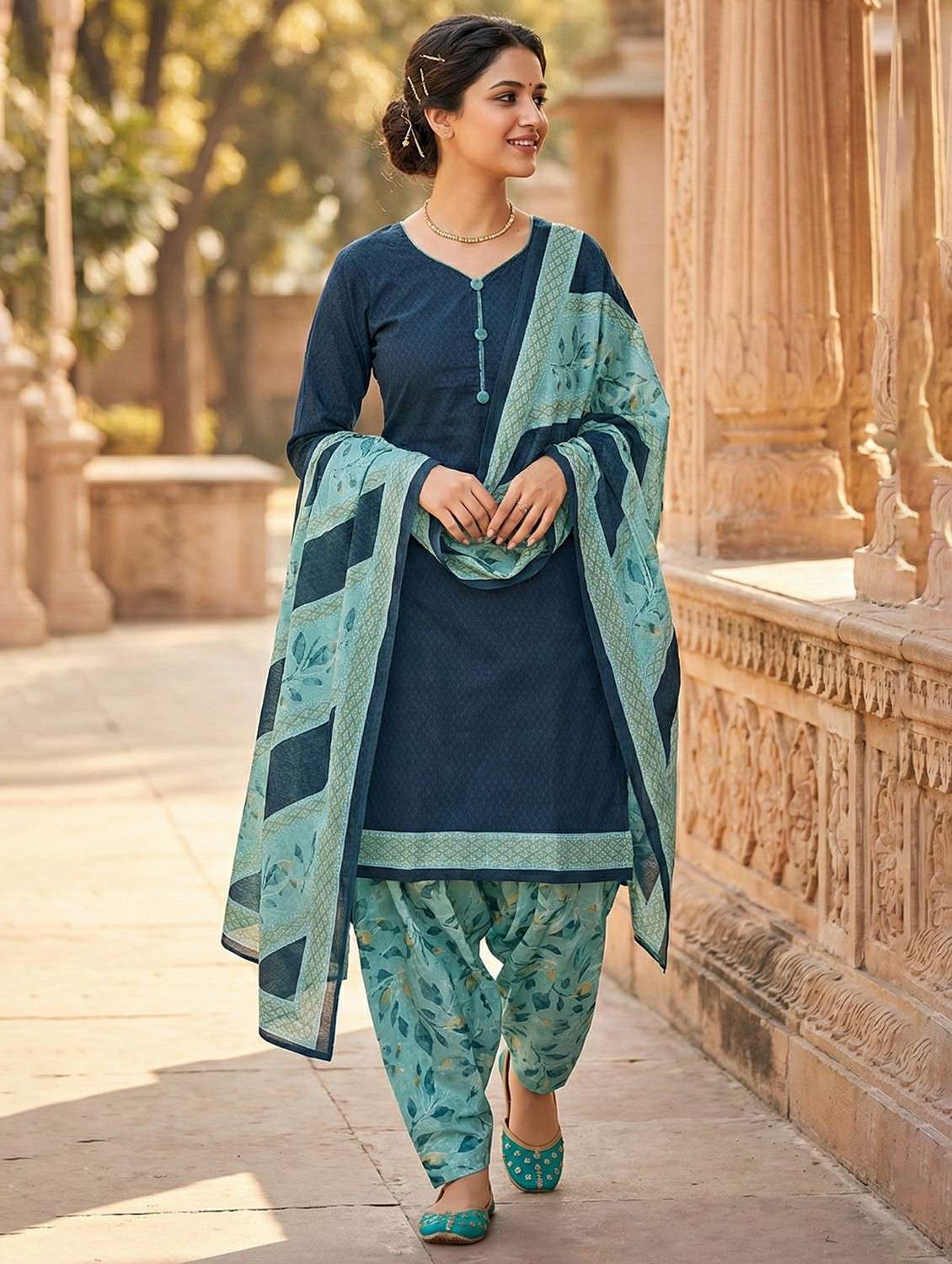 women printed three quarter sleeve kurta salwar with dupatta set