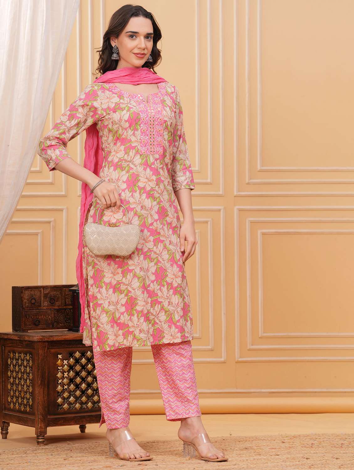 women floral notch neck kurta pant with dupatta set