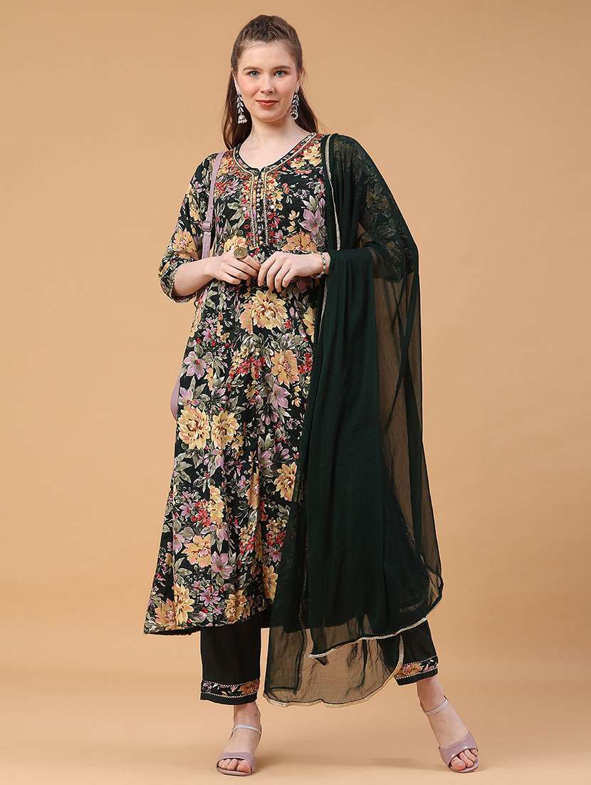 women floral three quarter sleeve kurta pant with dupatta set
