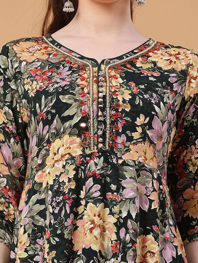 women floral three quarter sleeve kurta pant with dupatta set - 22296184 -  Standard Image - 2