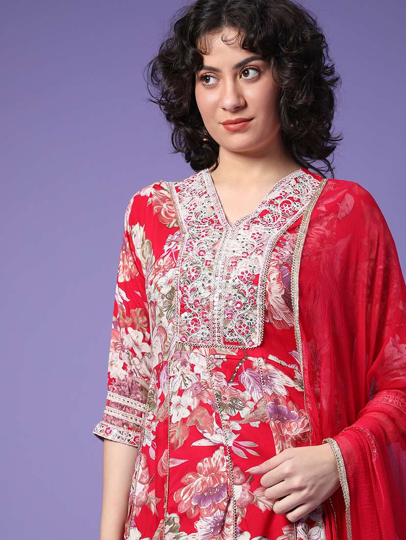 women floral three quarter sleeve kurta pant with dupatta set - 22296191 -  Standard Image - 2