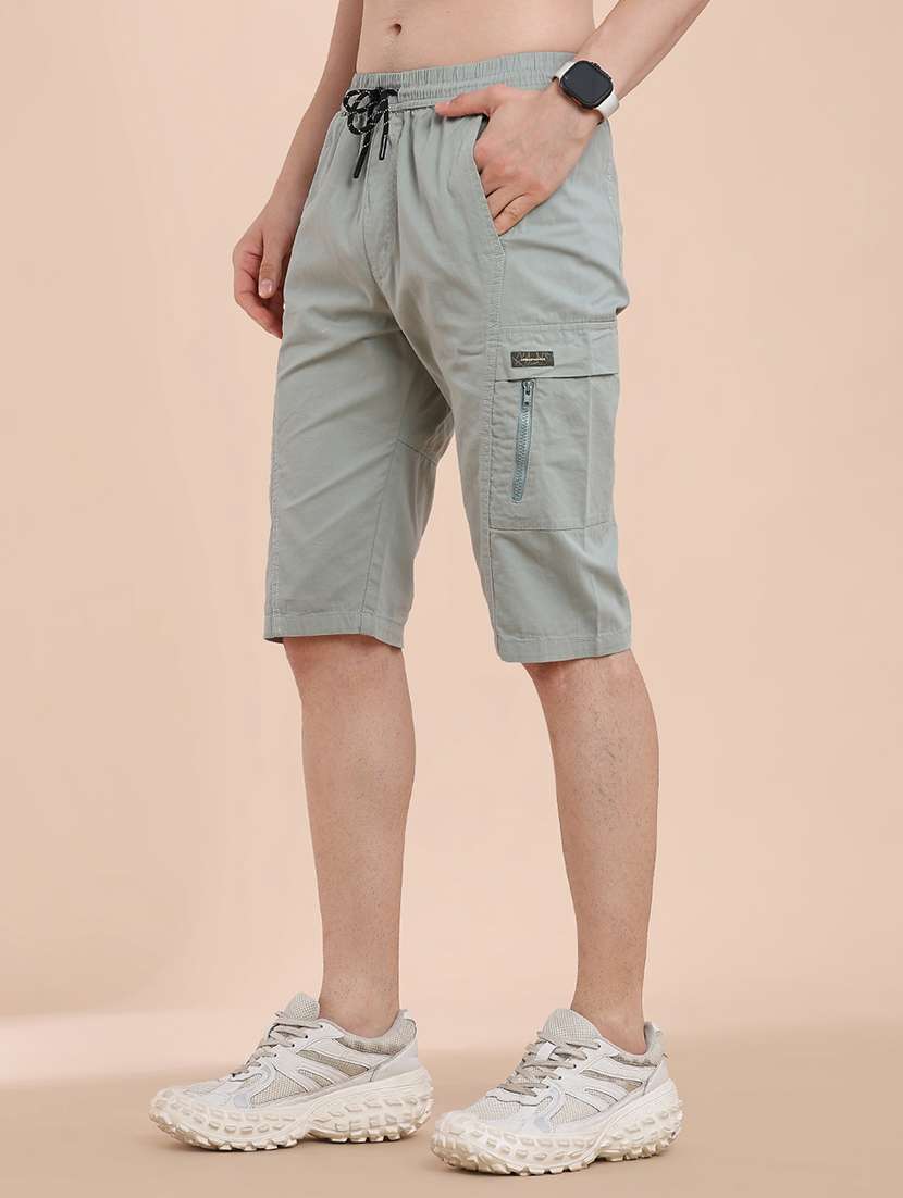men solid mid rise three fourth cargo shorts - 22296957 -  Standard Image - 2