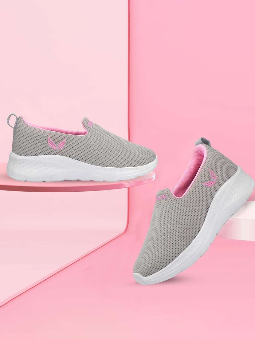 women solid slip on sports shoe