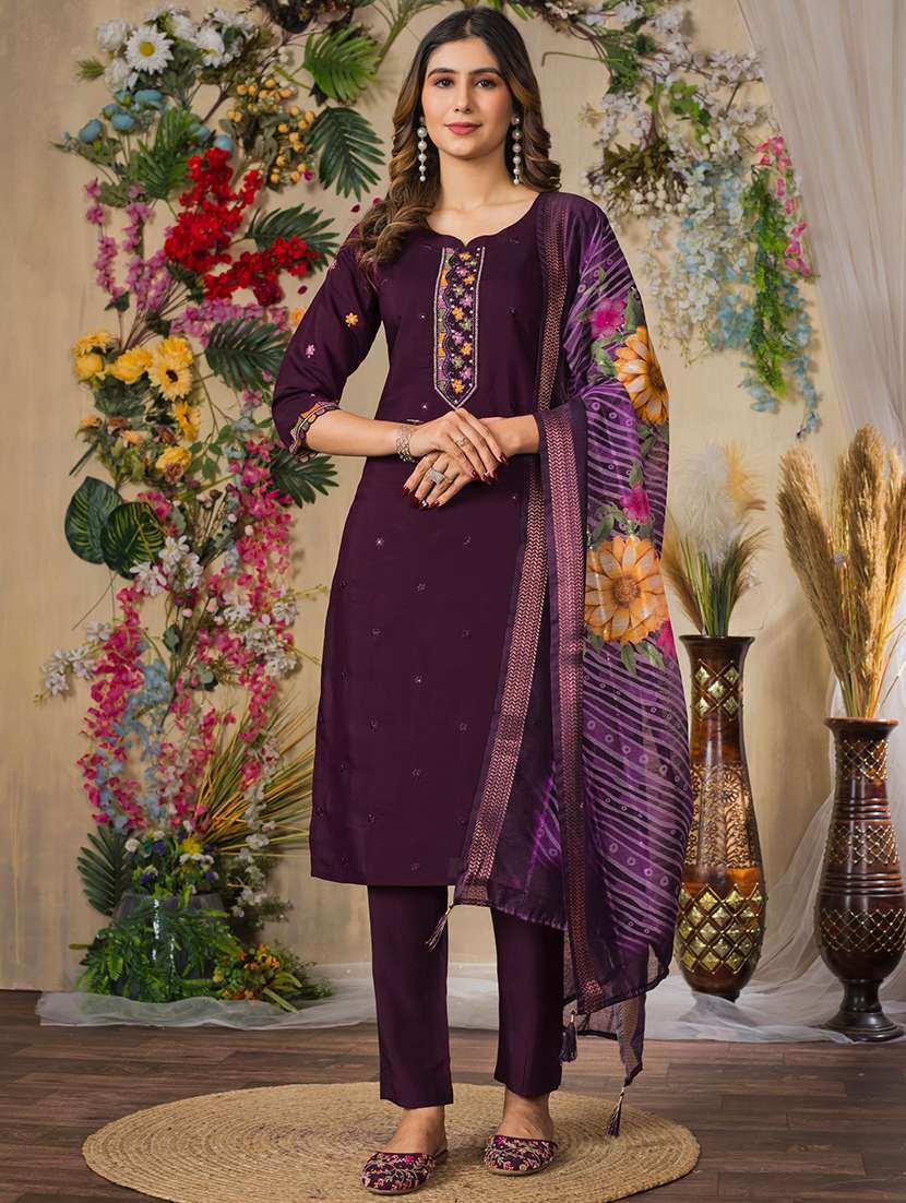 women solid with work three quarter sleeve kurta pant with dupatta set