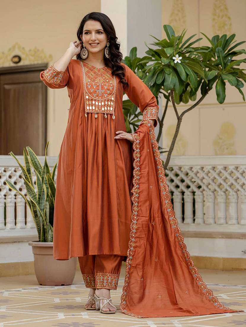 women solid with work three quarter sleeve kurta pant with dupatta set