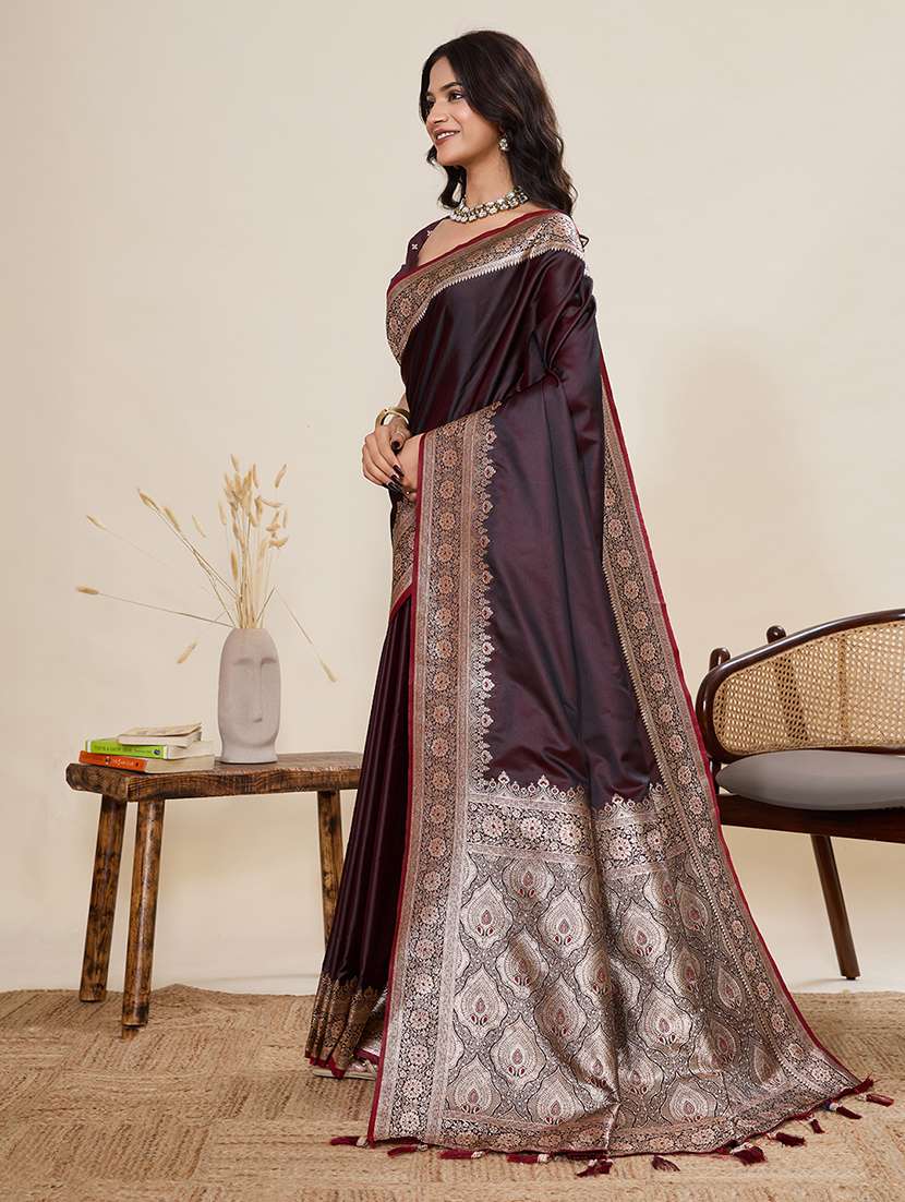 women solid with bordered saree with blouse - 22298701 -  Standard Image - 2