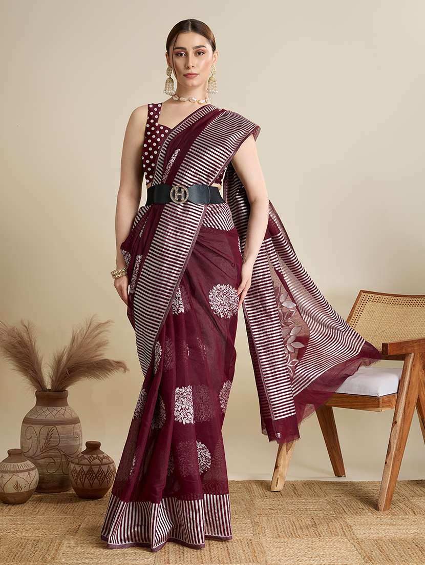 women self design bordered saree with blouse