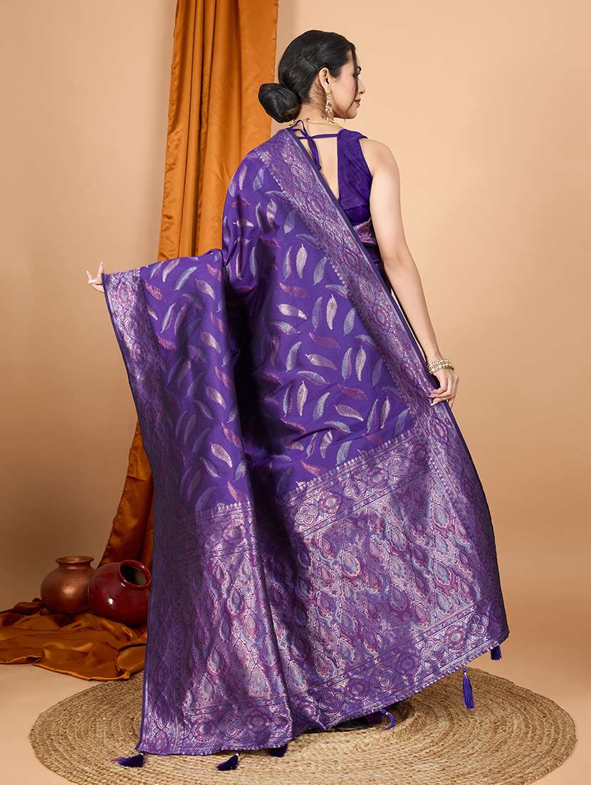 women self design banarasi saree with blouse - 22298736 -  Standard Image - 2